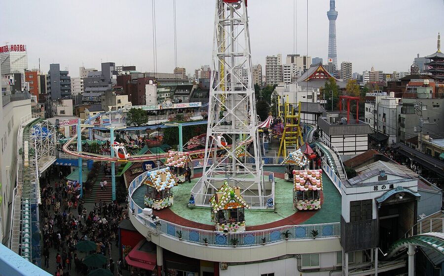 Asakusa Hanayashiki amusement park gate, Tokyo