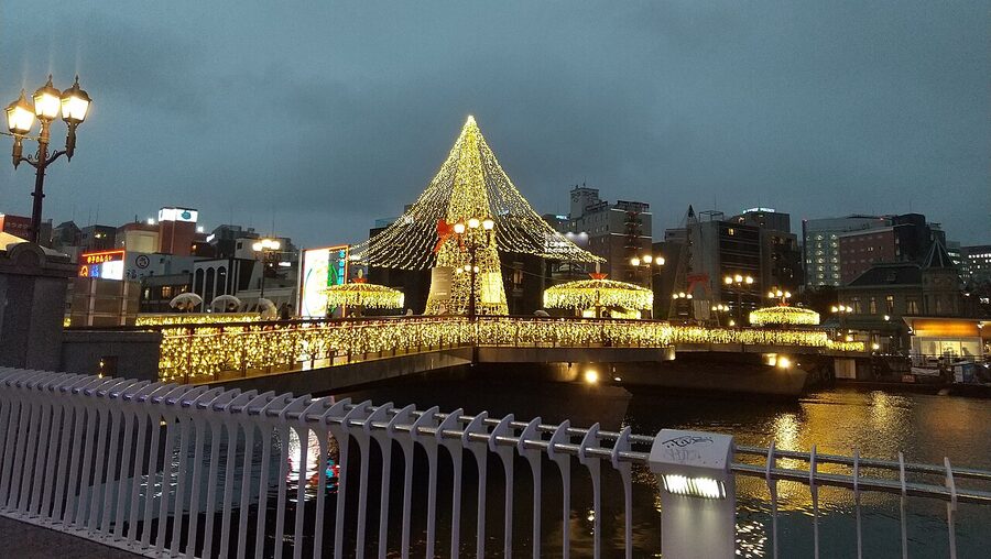 Naka River and yatai stalls at night