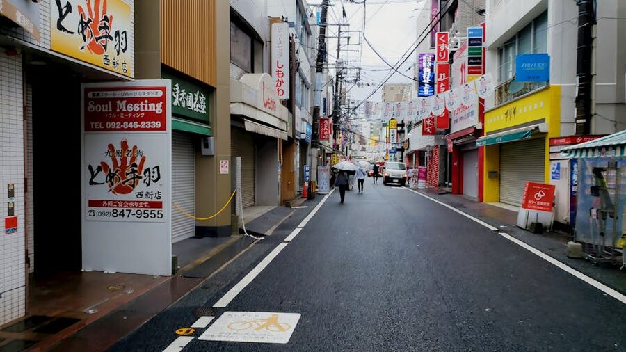 Tenjin shopping district at street level
