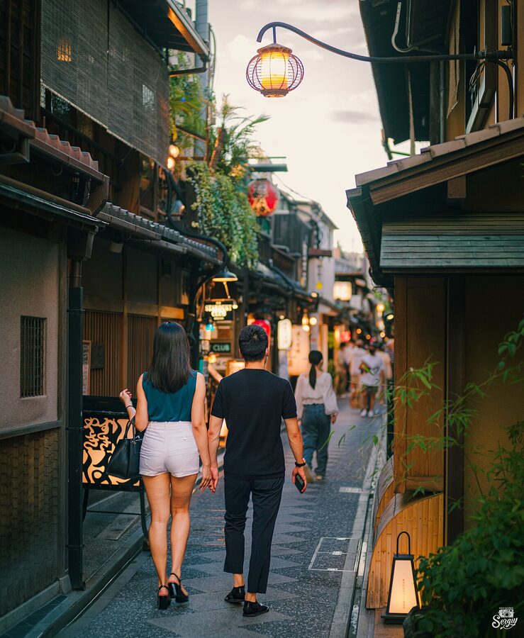 Pontocho alley in Kyoto at evening with red lanterns