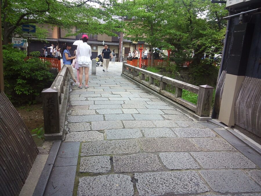 Tatsumi Bridge over the Shirakawa canal in Gion