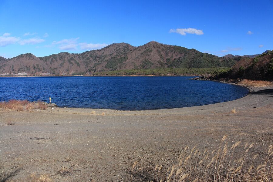 Mt. Fuji from Lake Motosu, the view that appears on the Japanese 1000 yen note