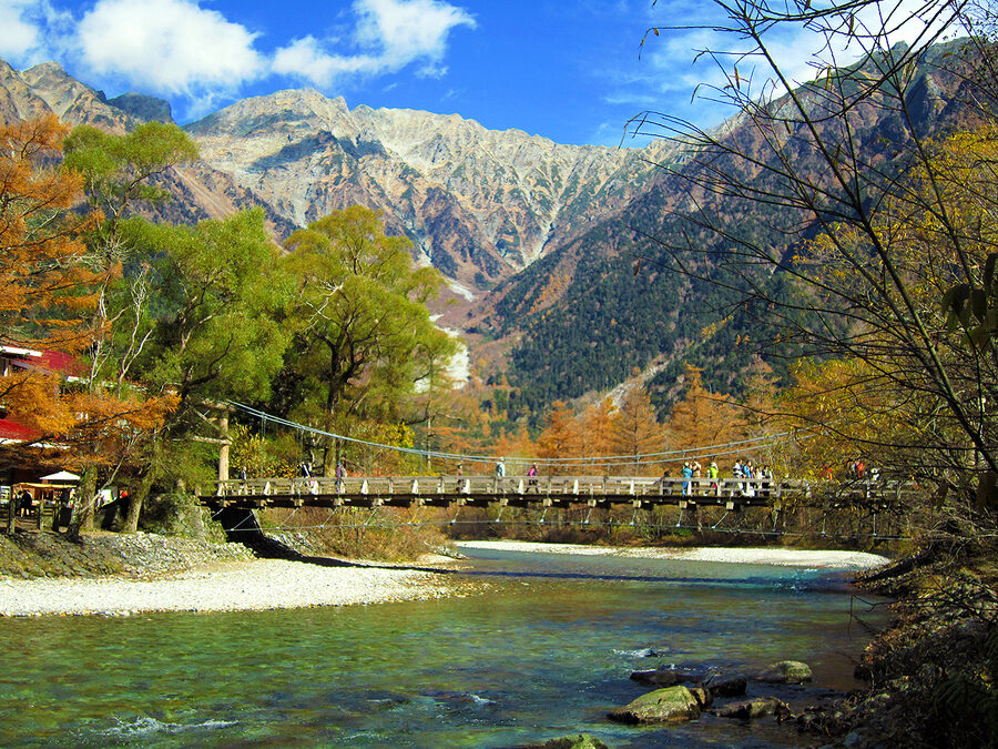 kamikochi taisho pond for autumn travel guide
