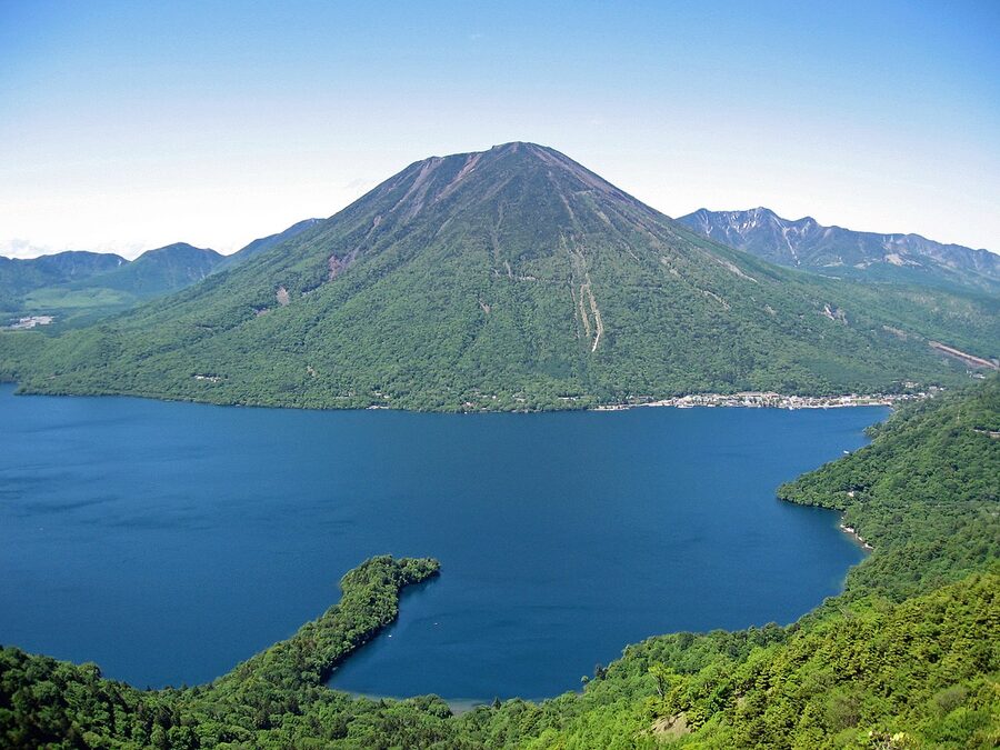 nikko lake chuzenji for autumn travel guide