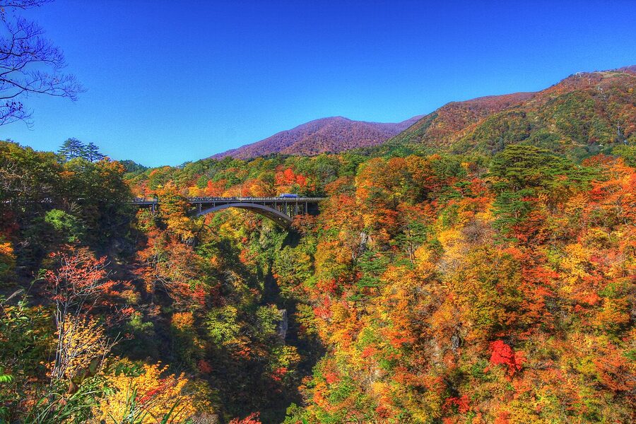 tohoku naruko gorge for autumn travel guide