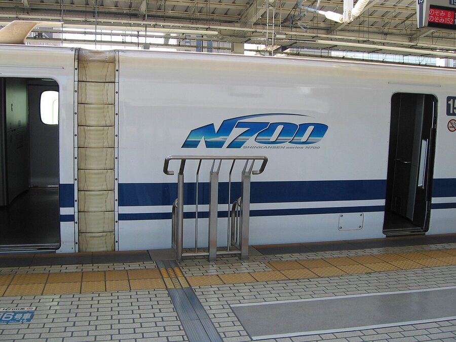 N700 series Nozomi shinkansen on the Tokaido line