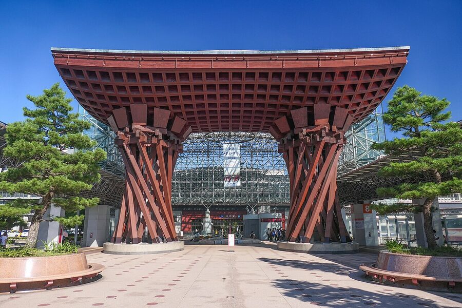 Kanazawa Station Tsuzumi-mon gate at the east entrance