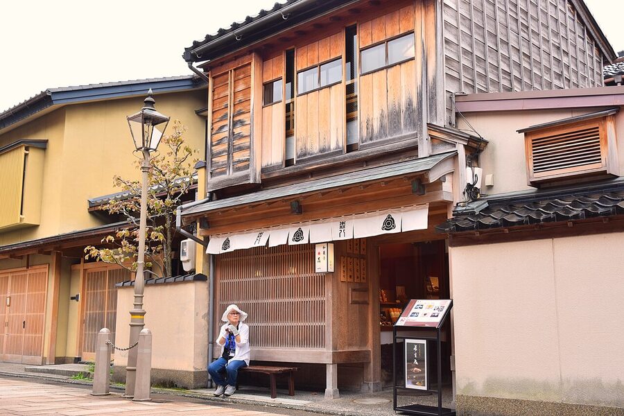 Higashi Chaya district main lane Kannon-michi