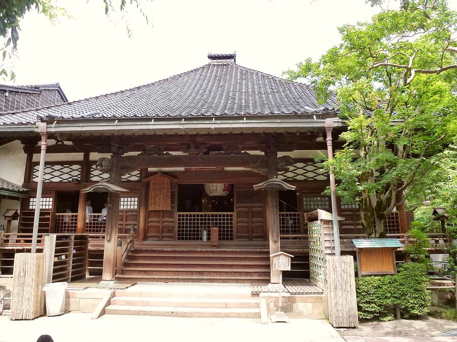 Myoryu-ji Ninja Temple inside courtyard