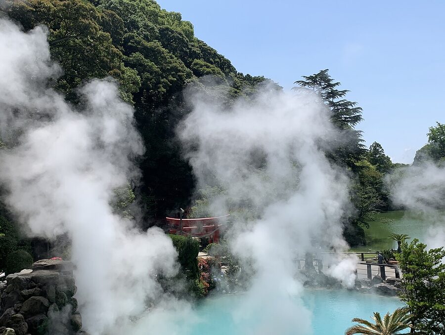 Umi Jigoku Sea Hell cobalt blue hot spring pond, Beppu