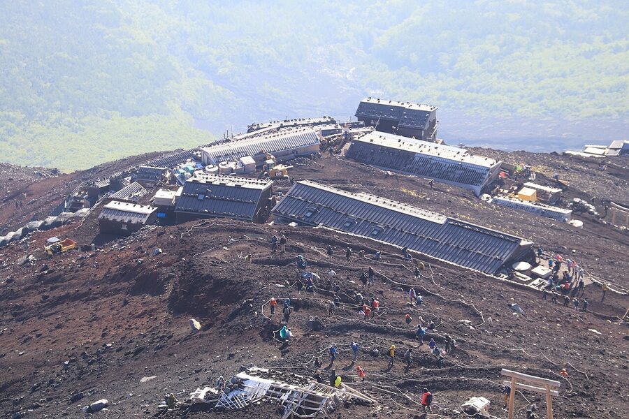 A line of mountain huts on the Yoshida route