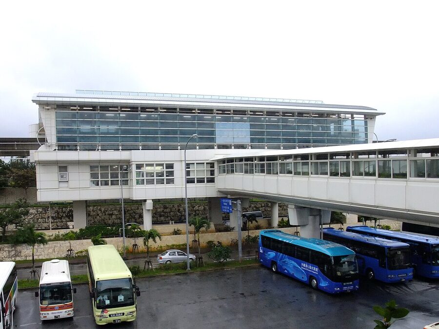 Yui Rail train at Naha Airport station