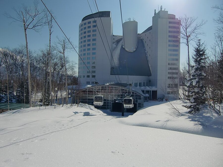 Niseko Village gondola and Hilton hotel