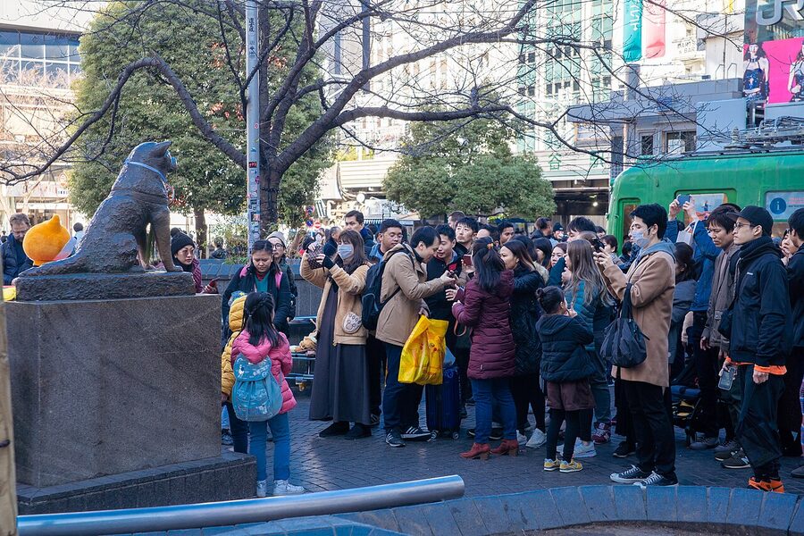 Hachiko bronze statue outside Shibuya Station