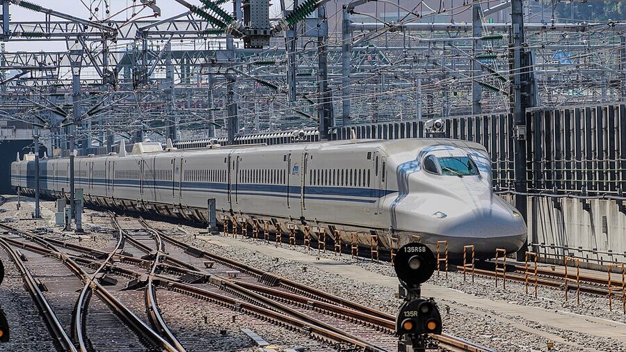 N700 Shinkansen on the Tokaido Line at Tokyo Station