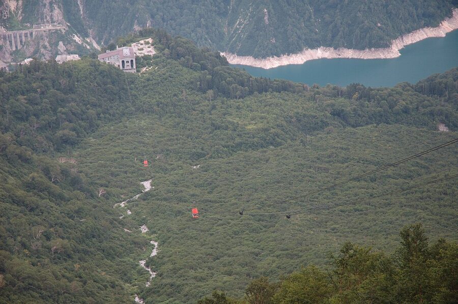Tateyama Ropeway car arriving at Kurobedaira Station after the descent from Daikanbo