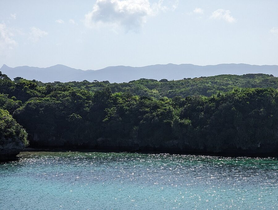 Kabira Bay coastline rocks